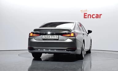 ES300h 7th Generation