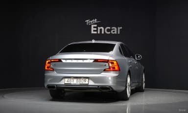 S90