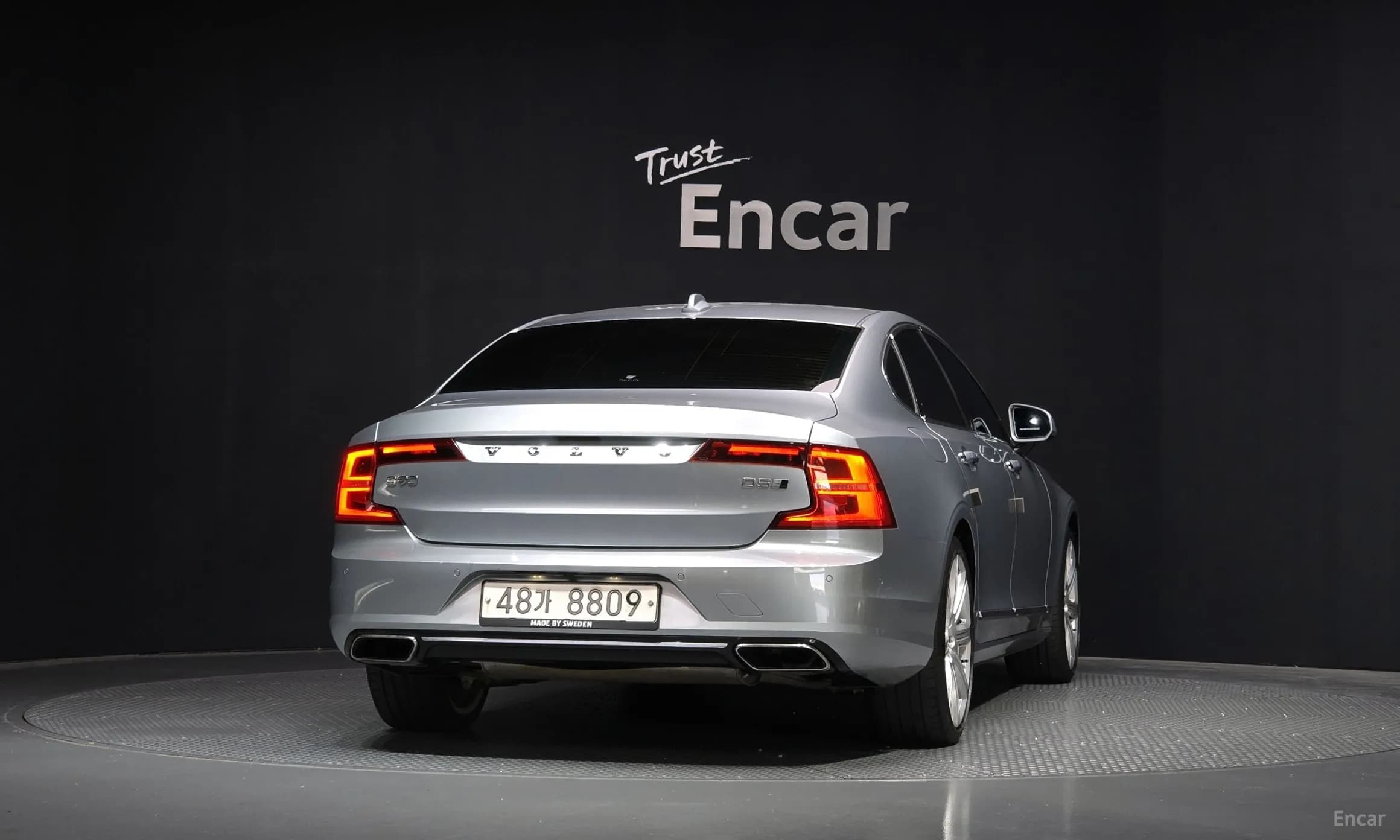 S90