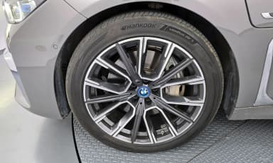 7 Series (G11)