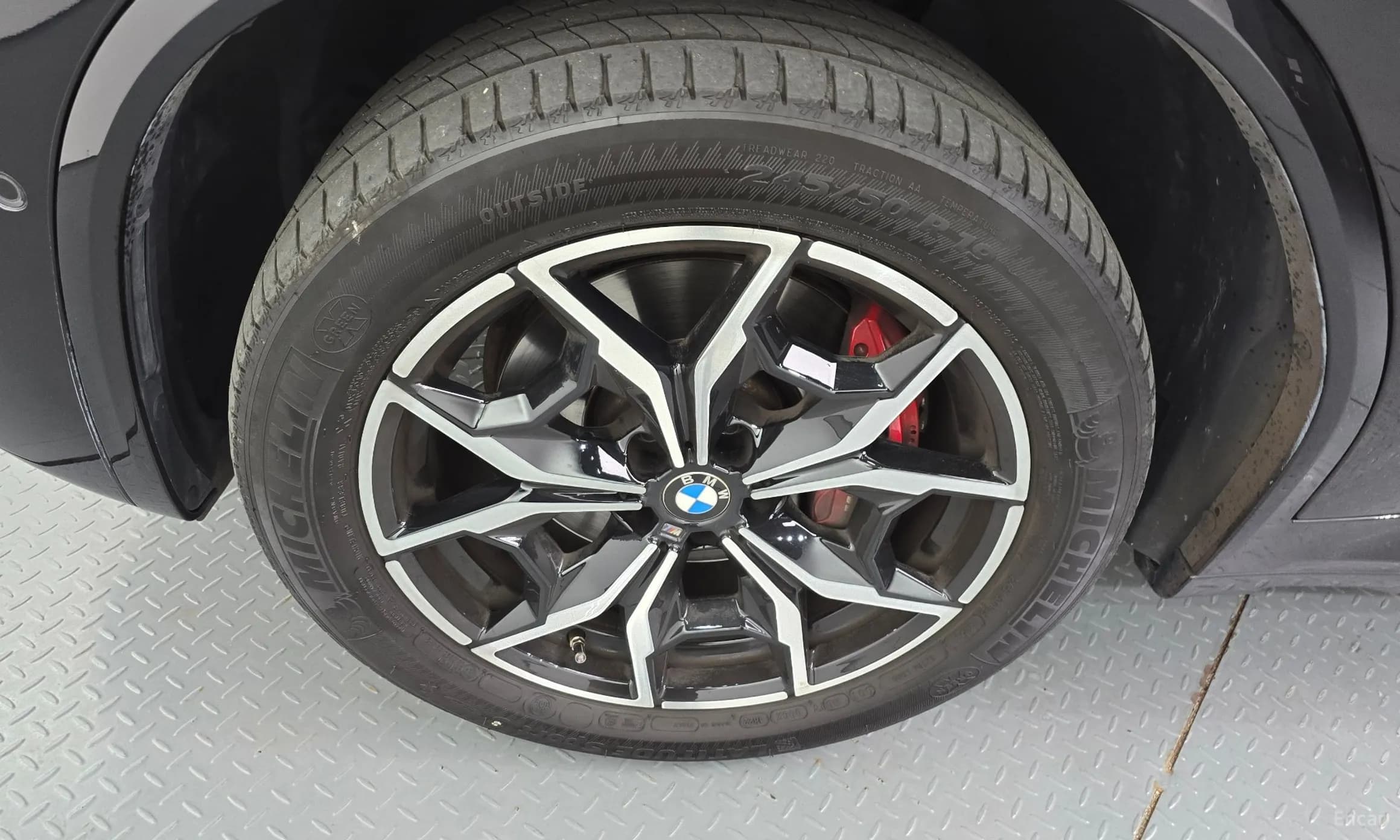 X3 (G01)