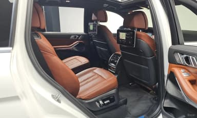 X7 (G07)