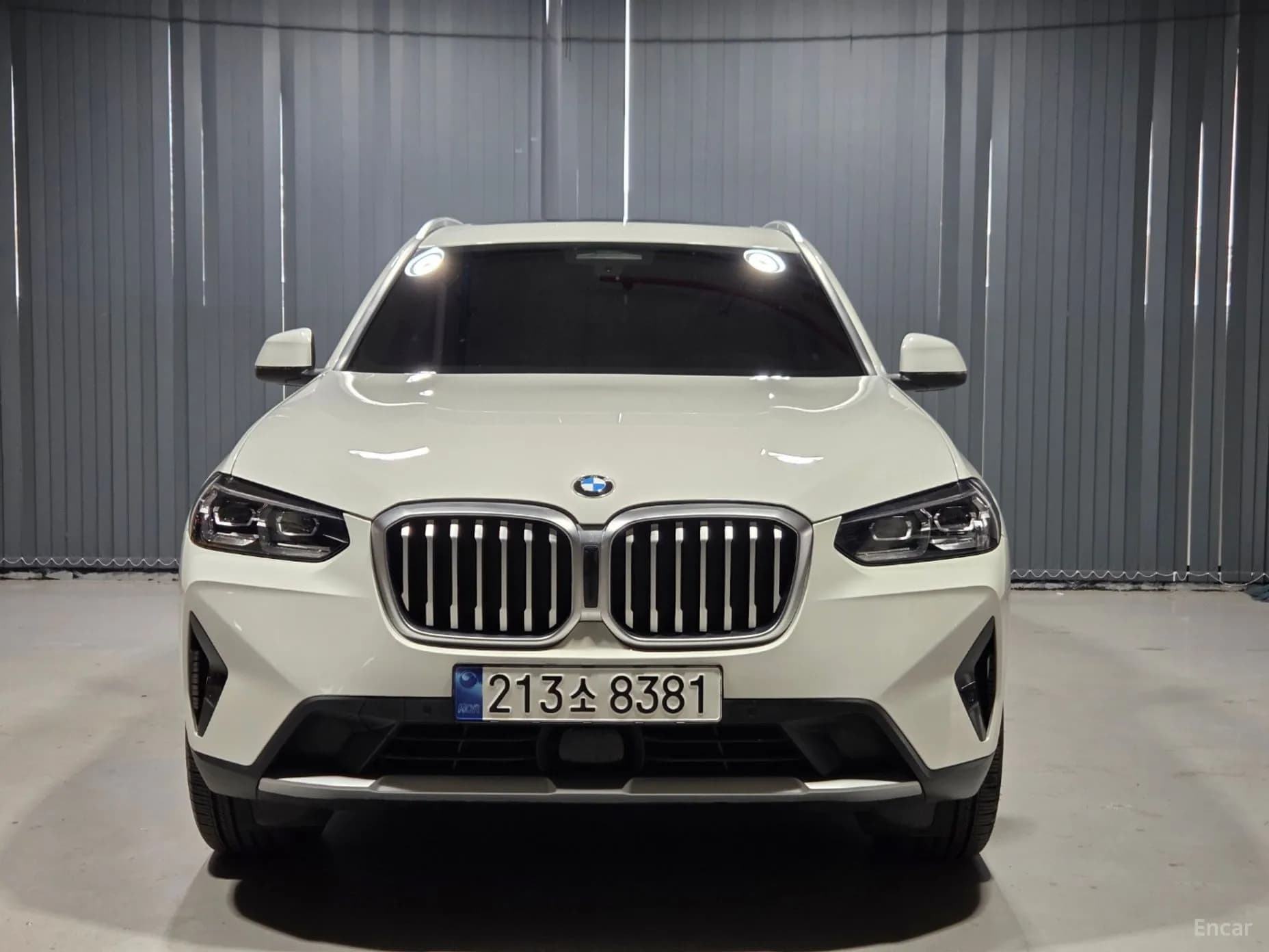 X3 (G01)