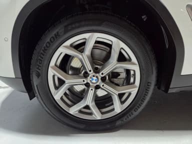 X3 (G01)