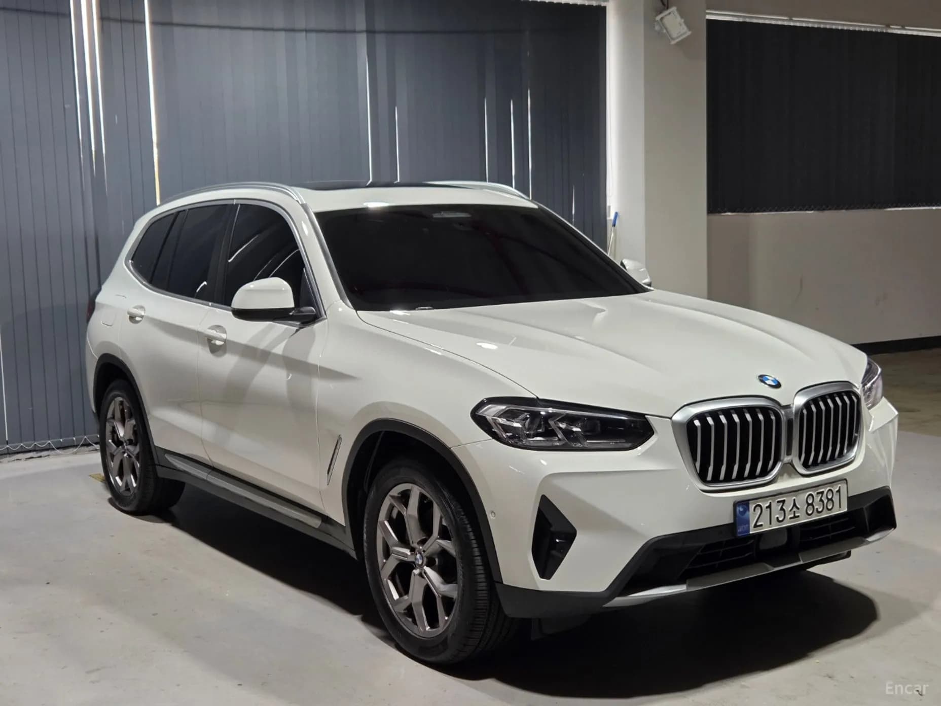 X3 (G01)