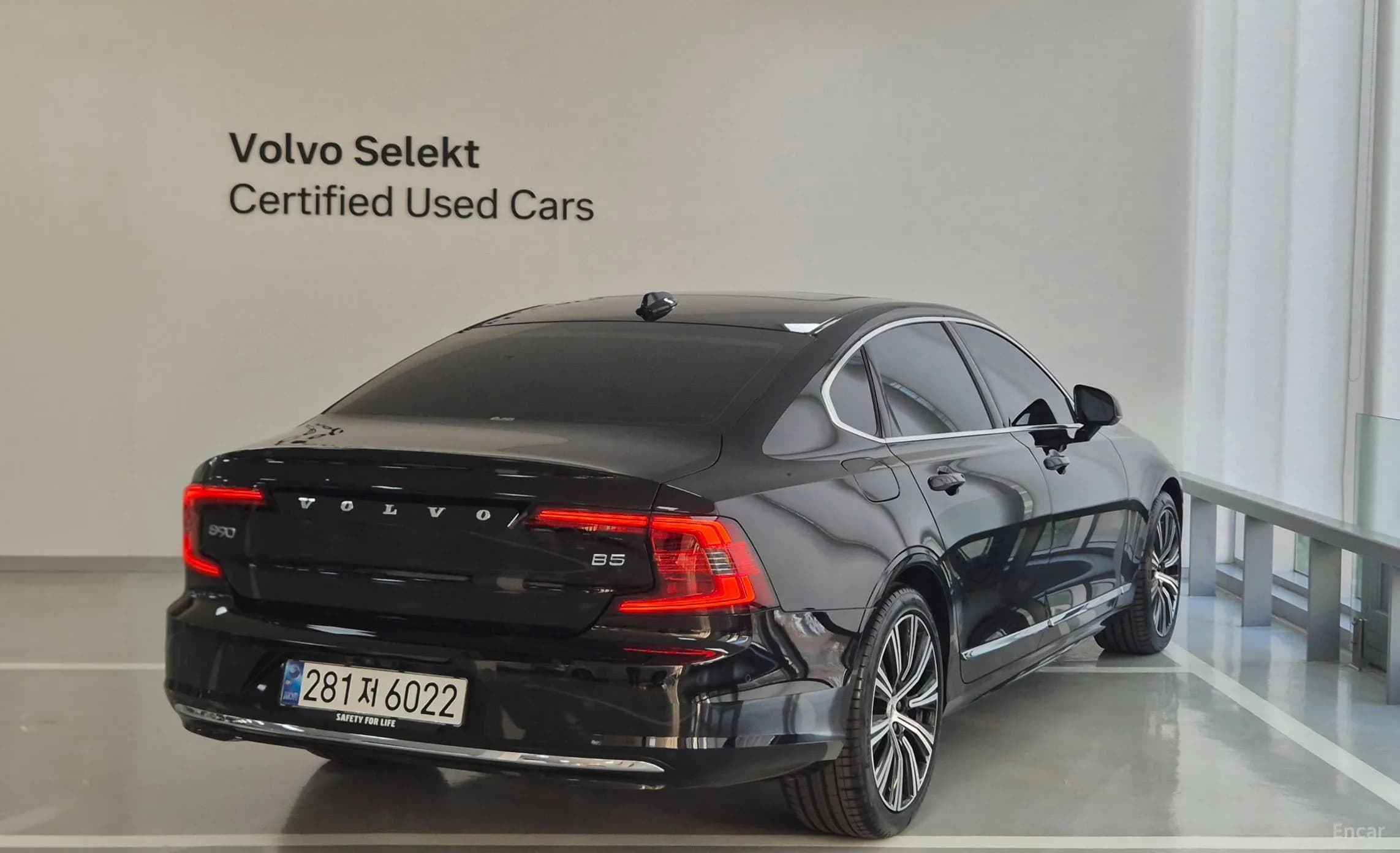 S90