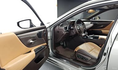 ES300h 7th Generation