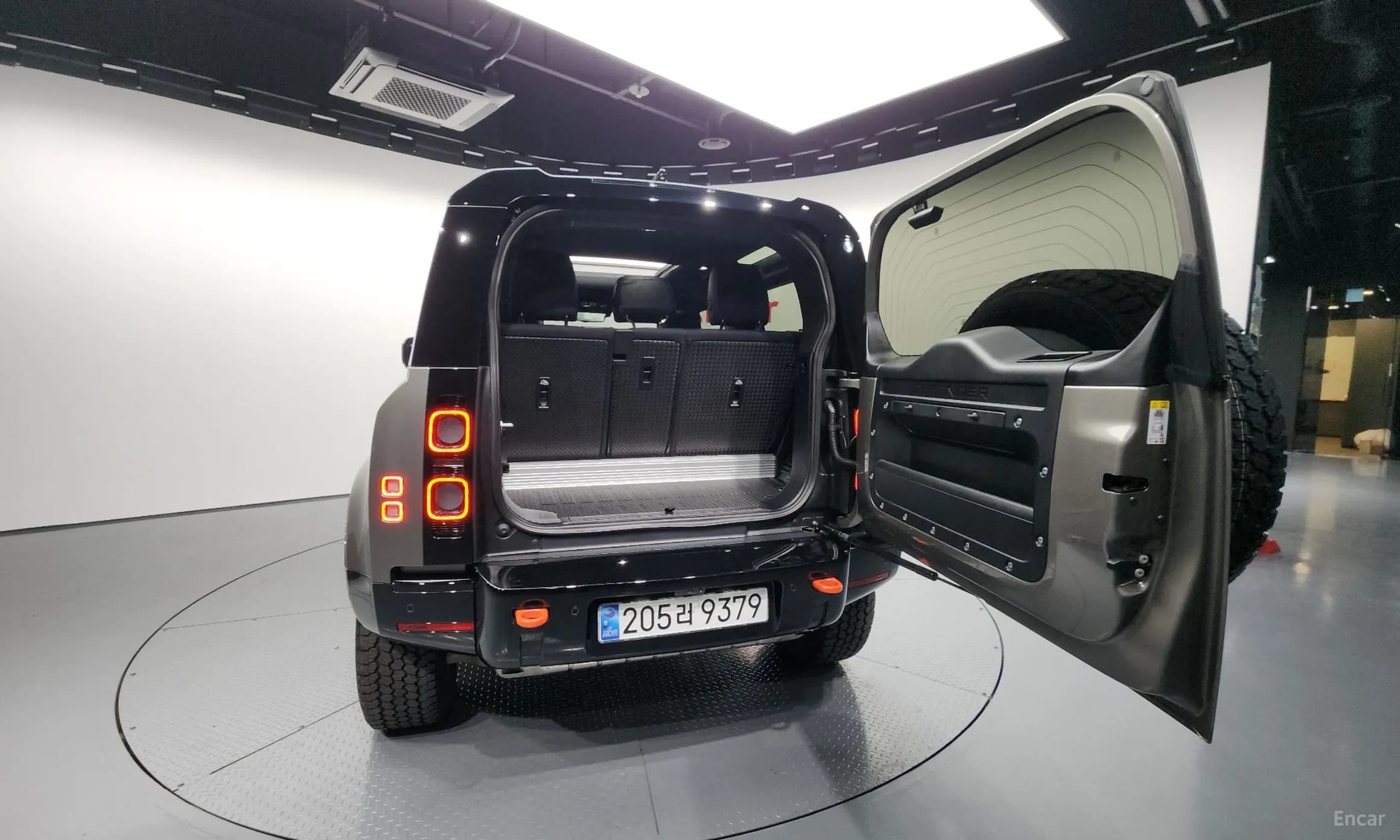 Defender (L663)