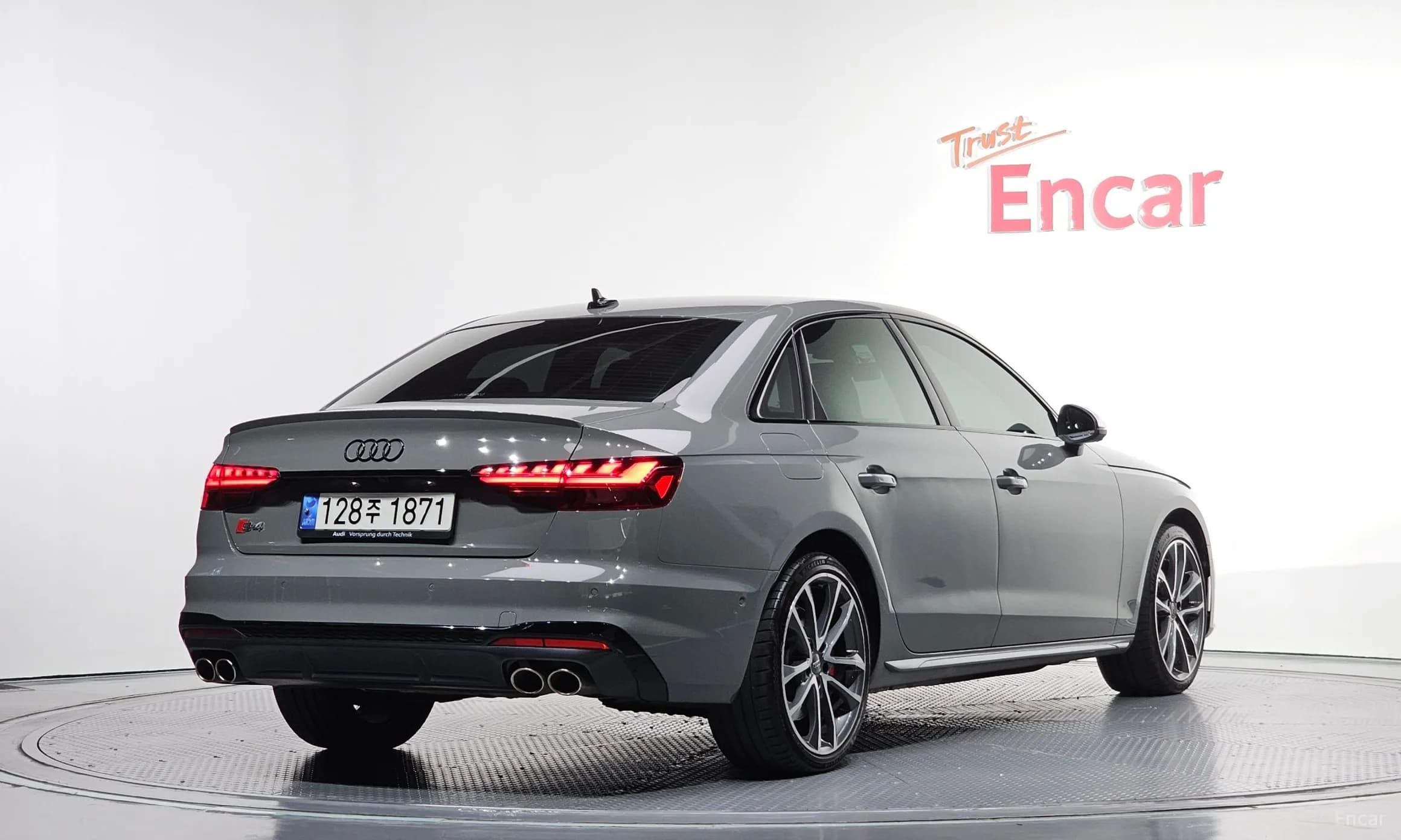 S4 (B9)