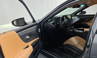 ES300h 7th Generation