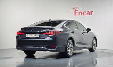 ES300h 7th Generation