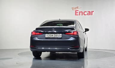 ES300h 7th Generation