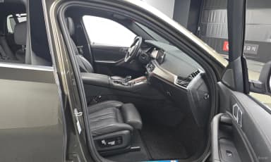X6 (G06)