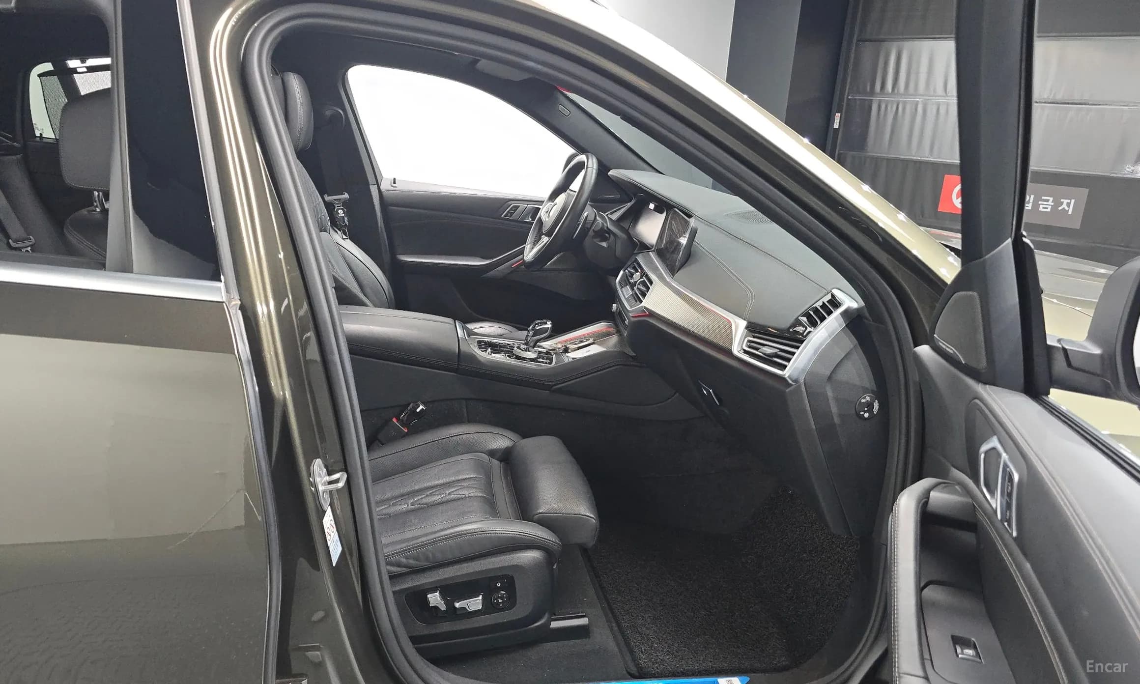 X6 (G06)