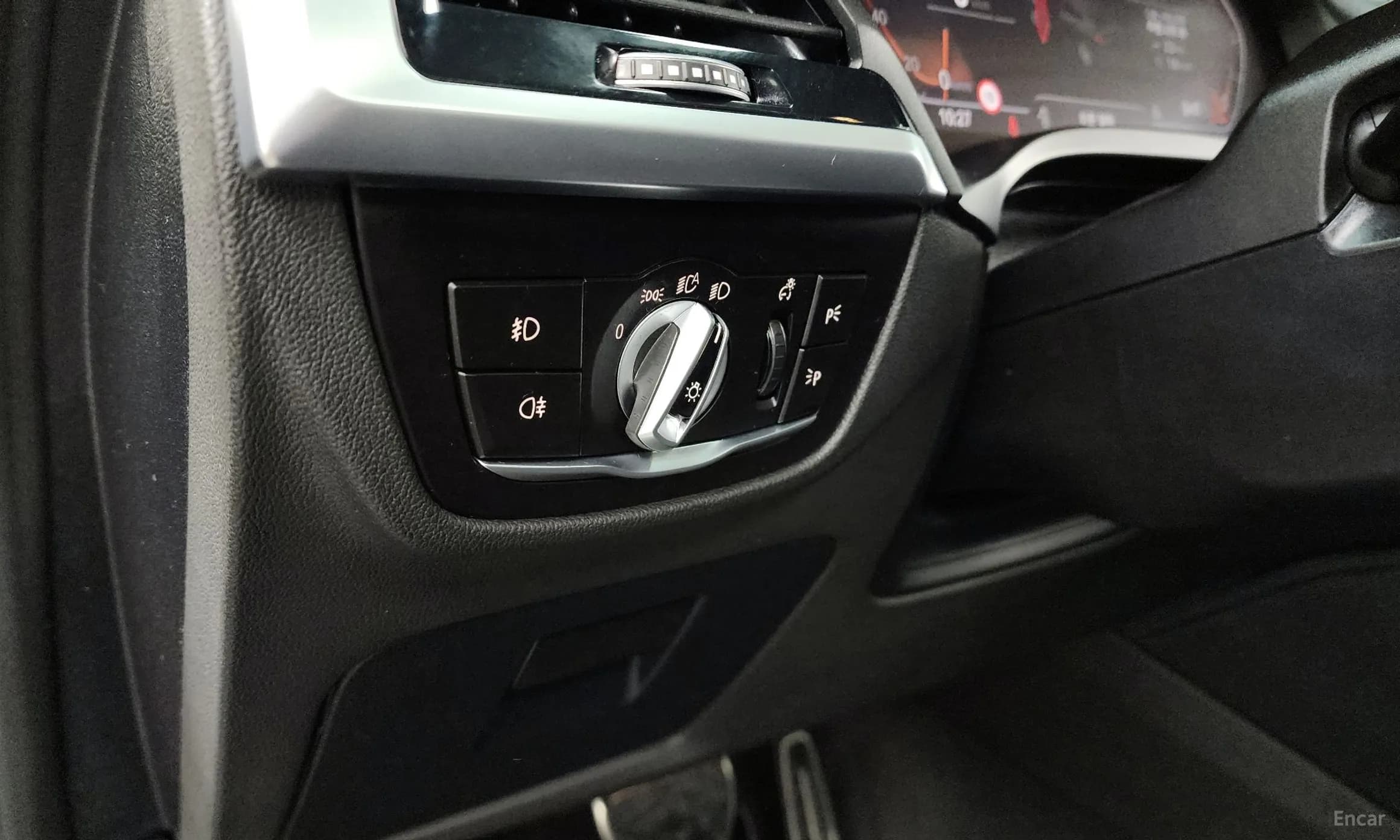 X4 (G02)