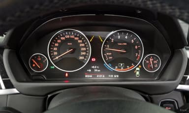 Series 4 (F32)