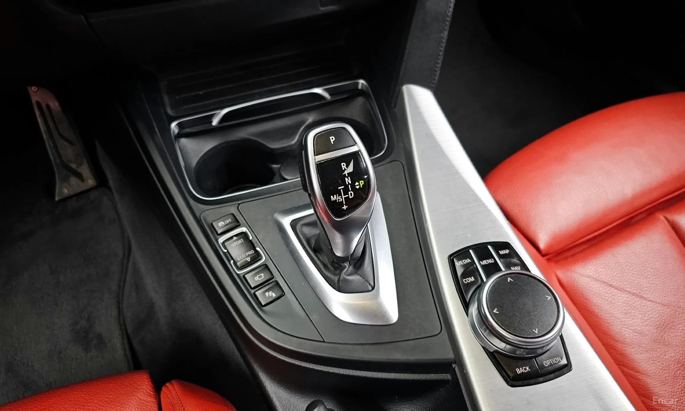 Series 4 (F32)