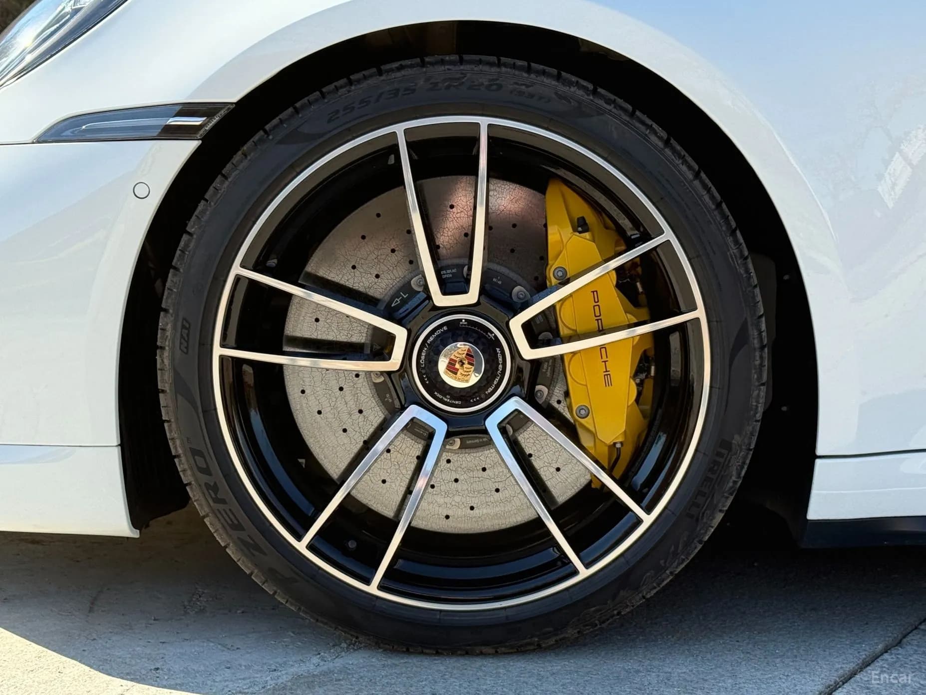 911 (992)