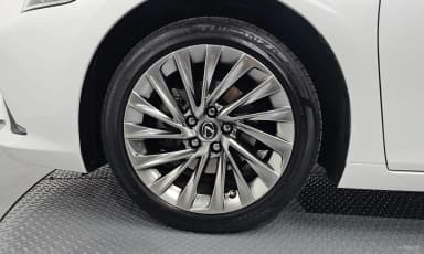 ES300h 7th Generation