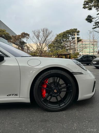 911 (992)