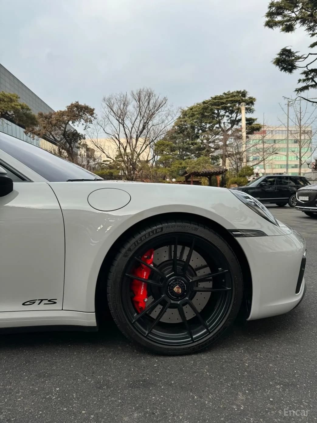 911 (992)
