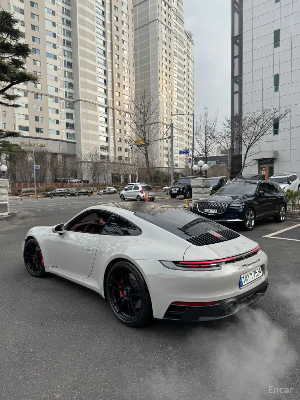 911 (992)