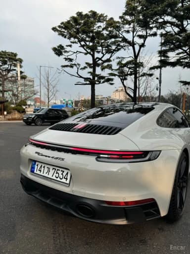 911 (992)