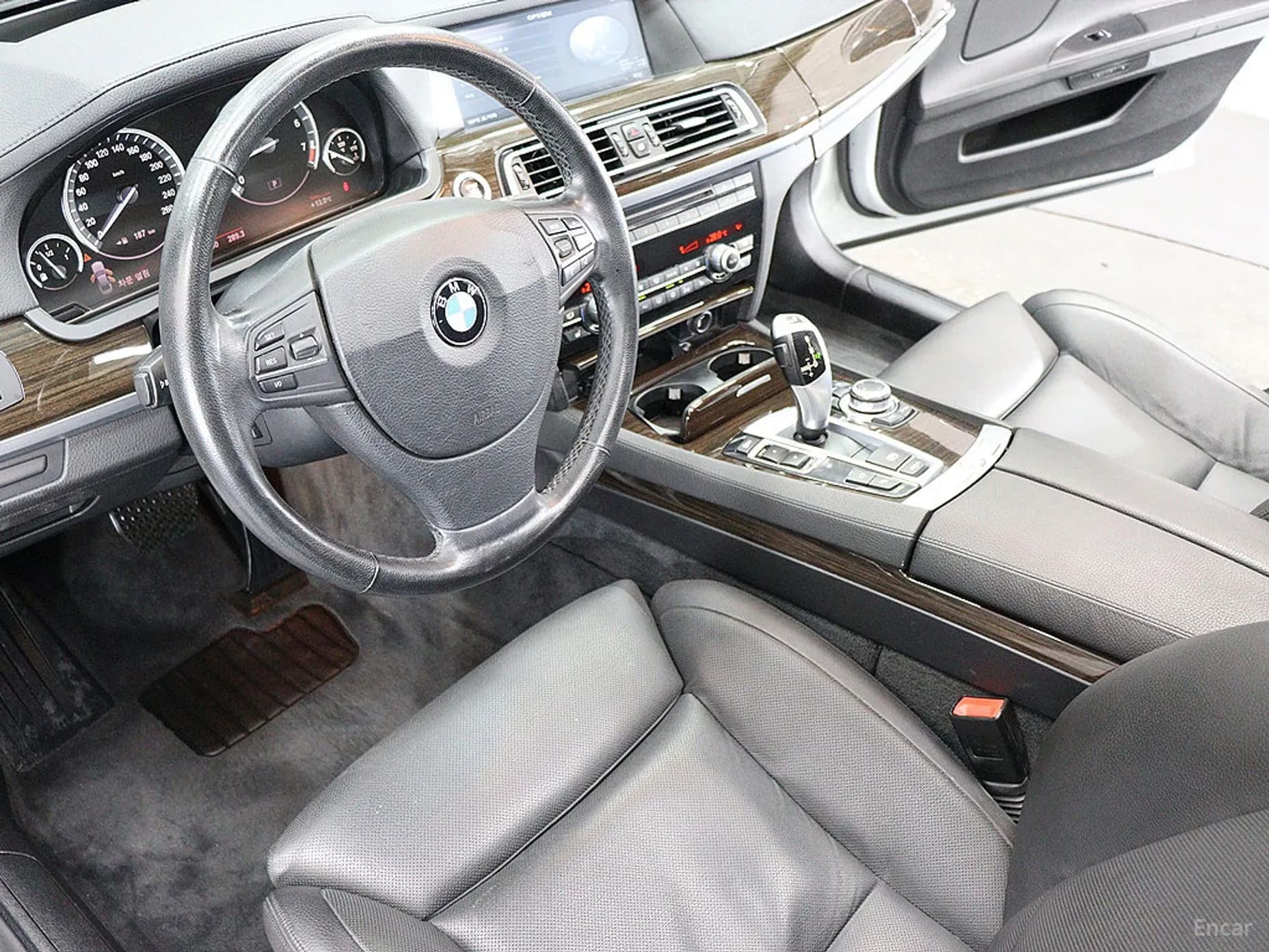 7 Series (F01)