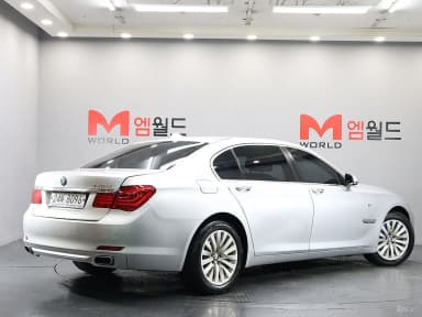7 Series (F01)