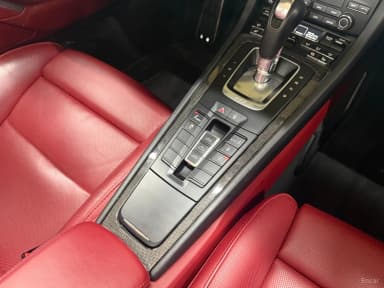 910