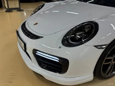 910