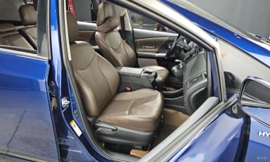 Prius V
