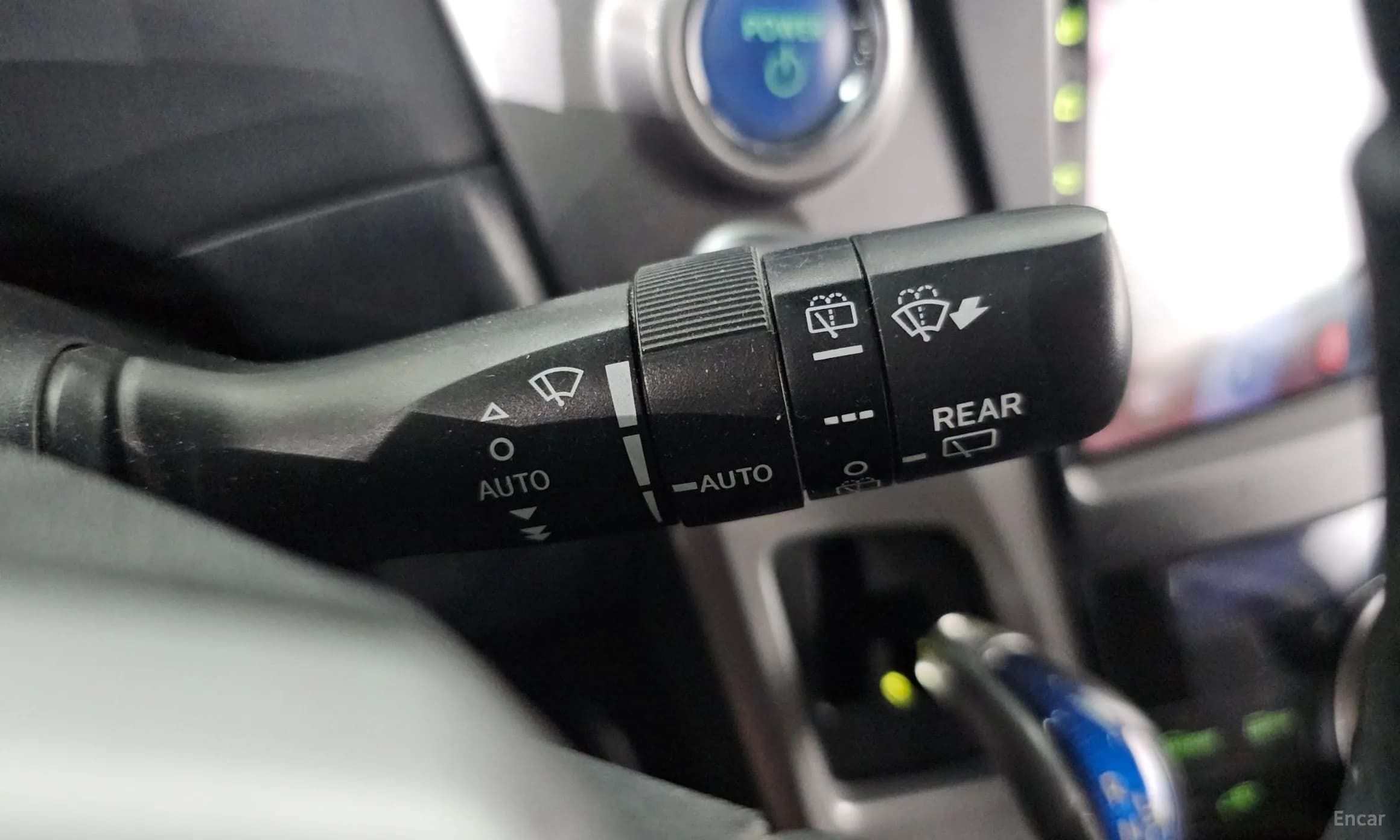 Prius V