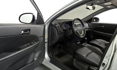 i30
