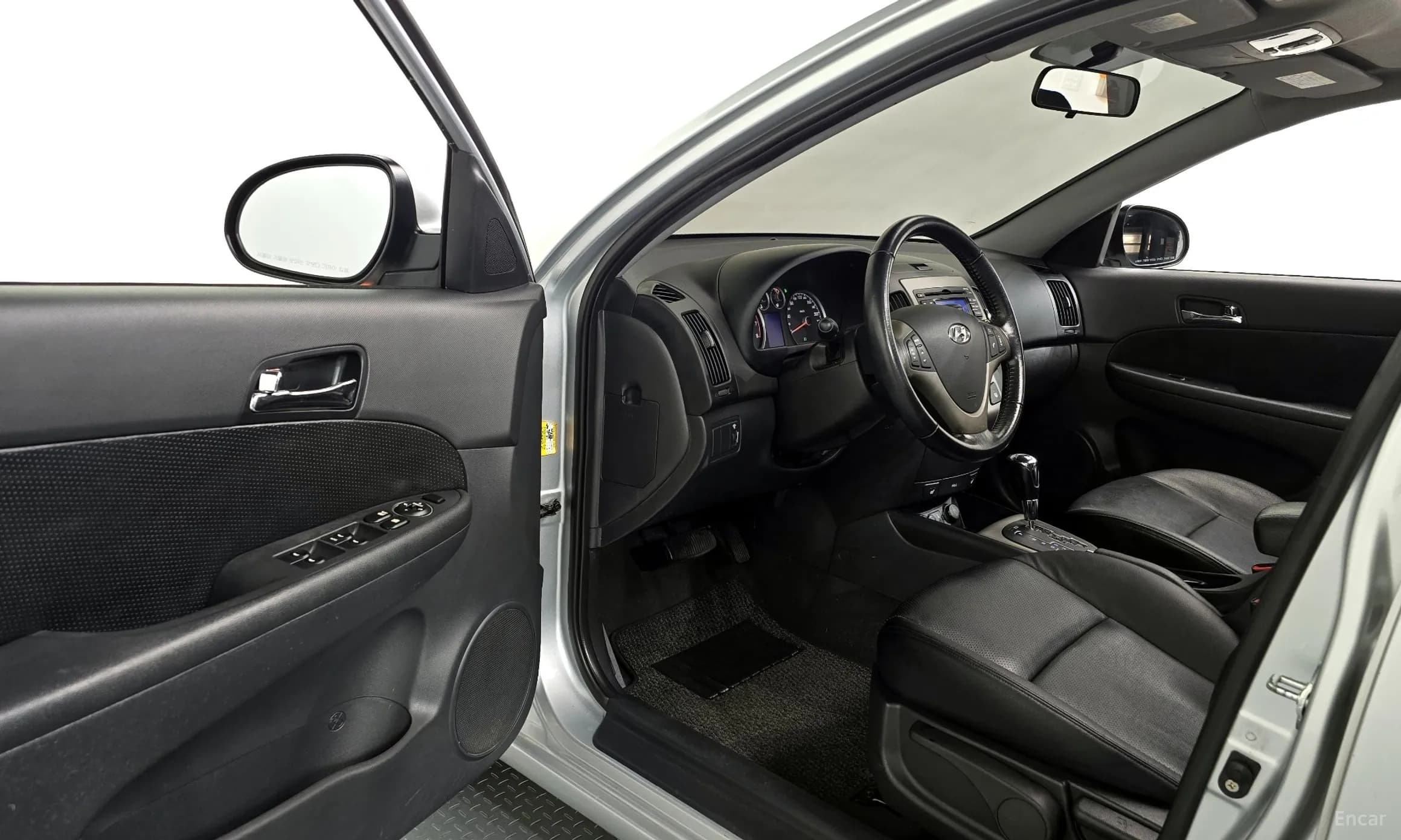 i30