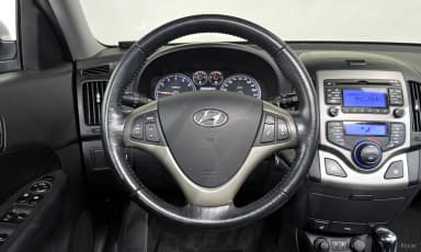 i30