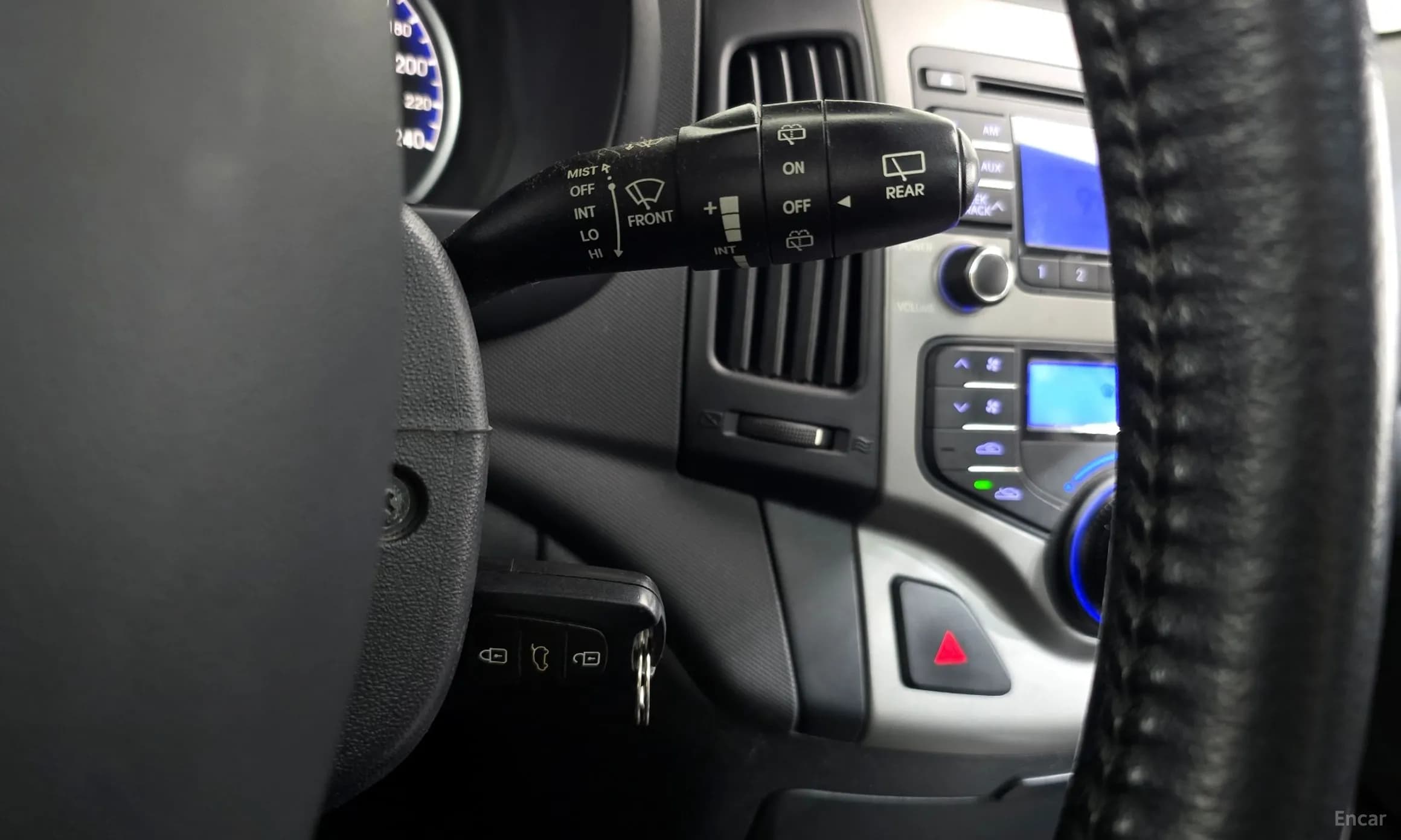 i30