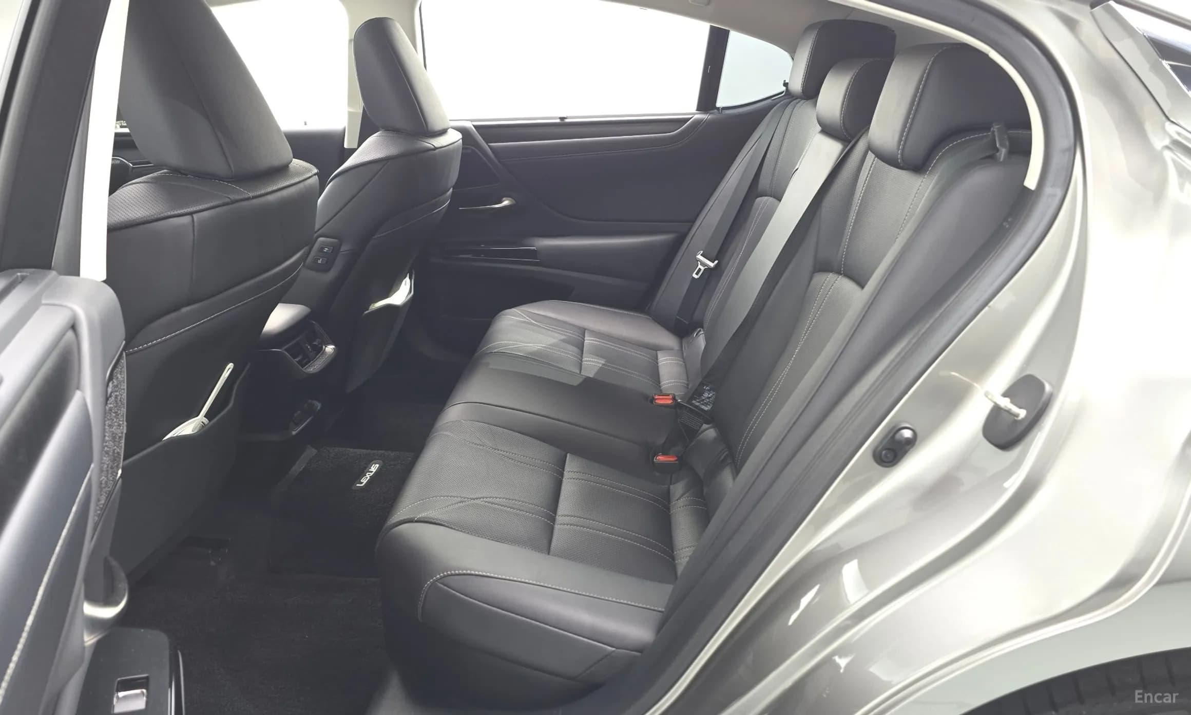 ES300h 7th Generation