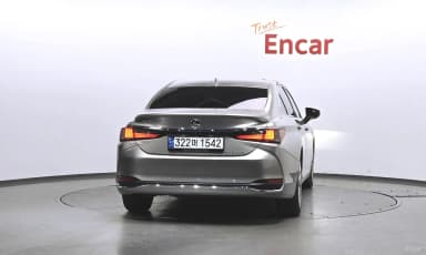ES300h 7th Generation