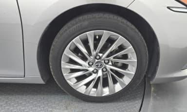 ES300h 7th Generation