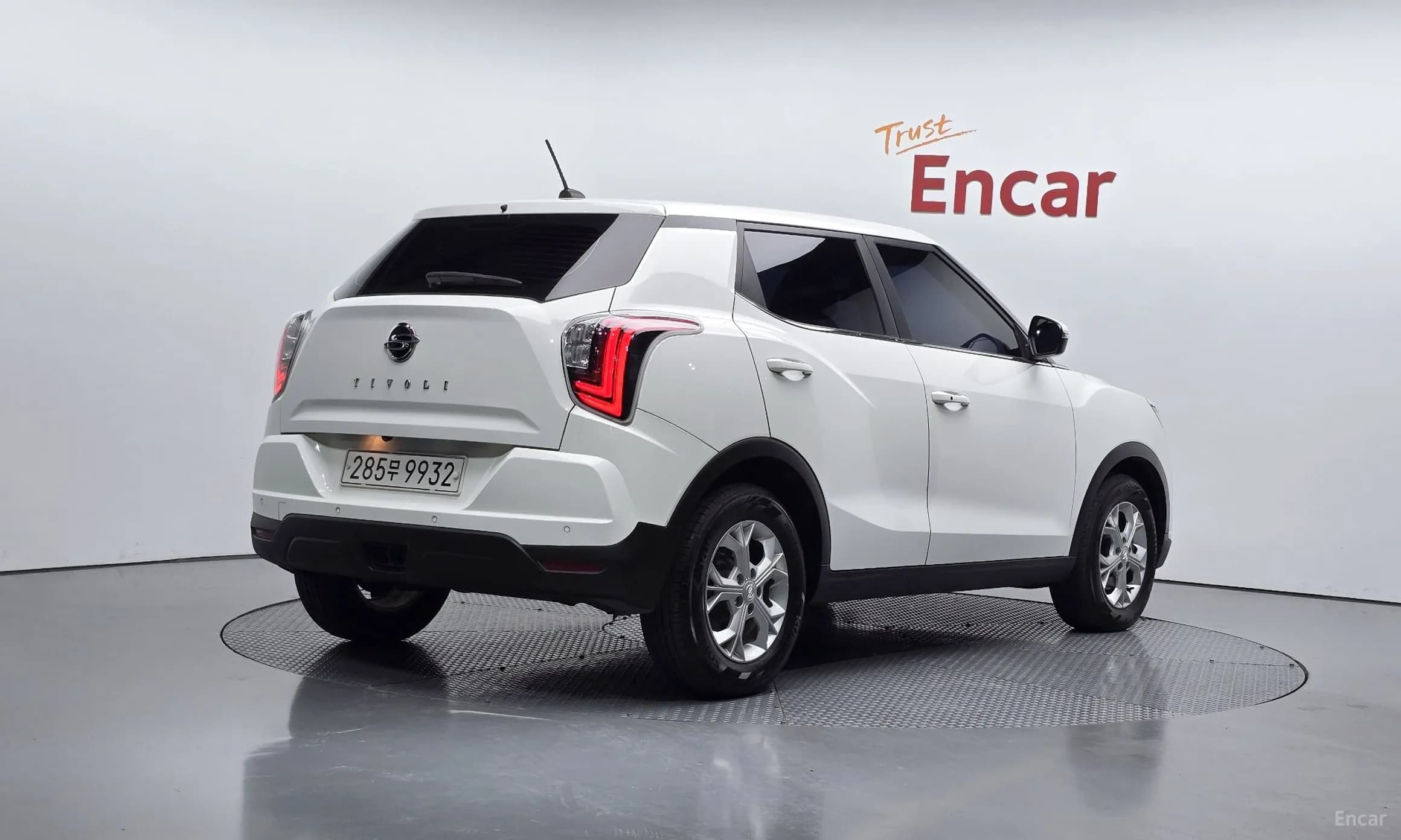 Berry New Tivoli