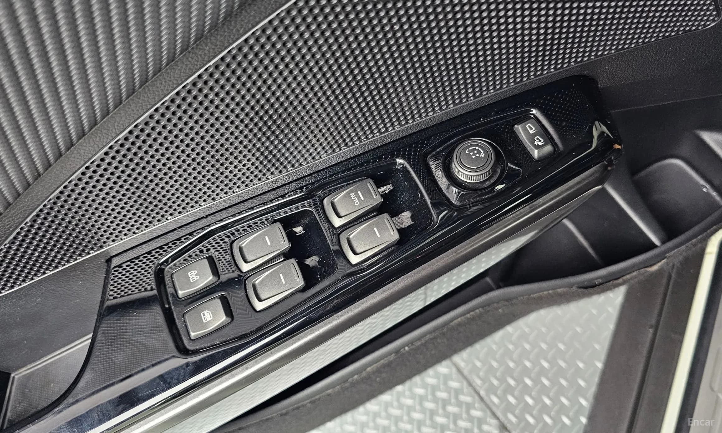 Berry New Tivoli