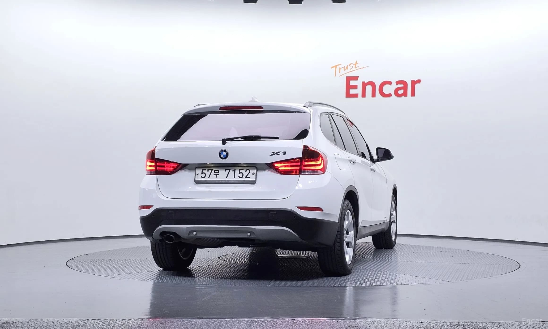 X1 (E84)