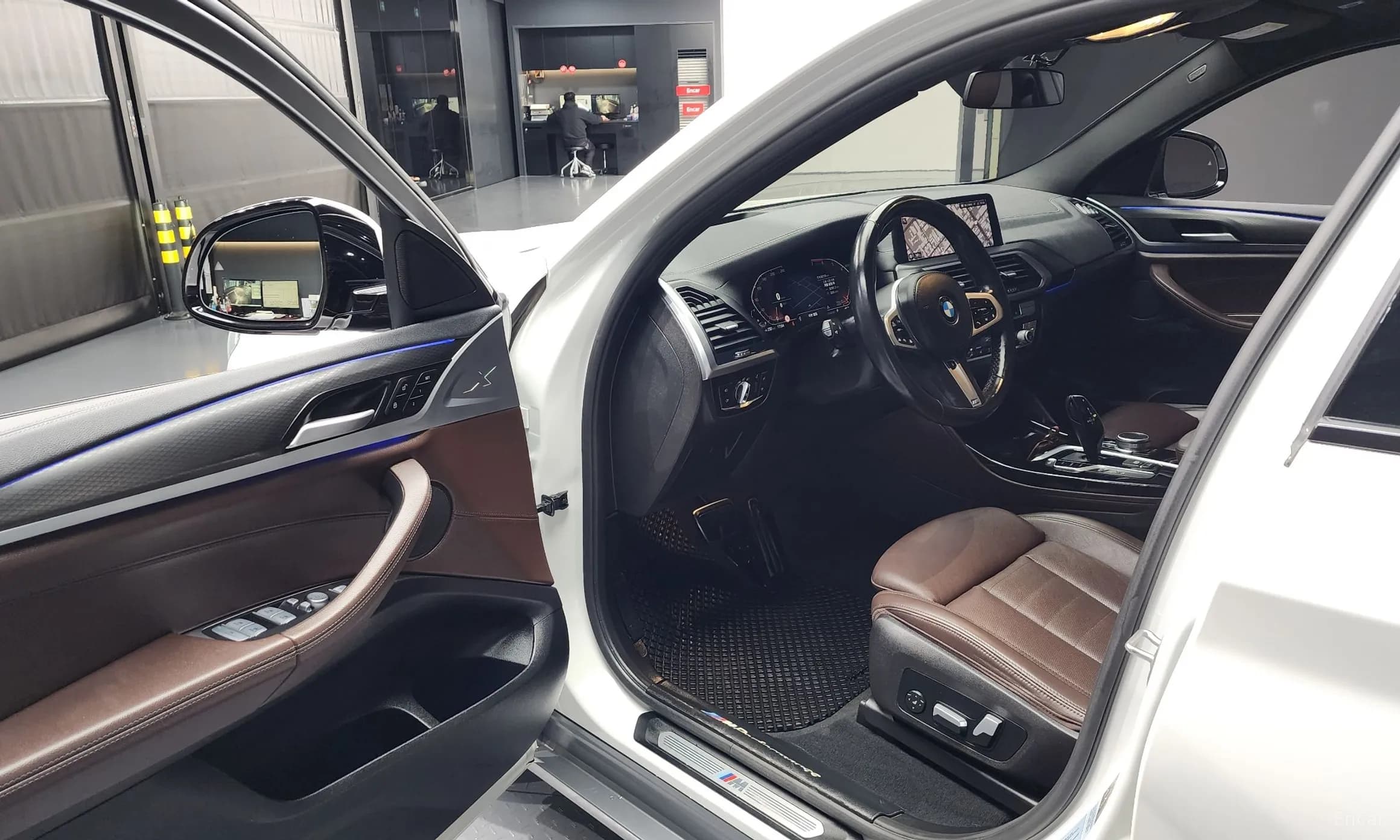 X4 (G02)