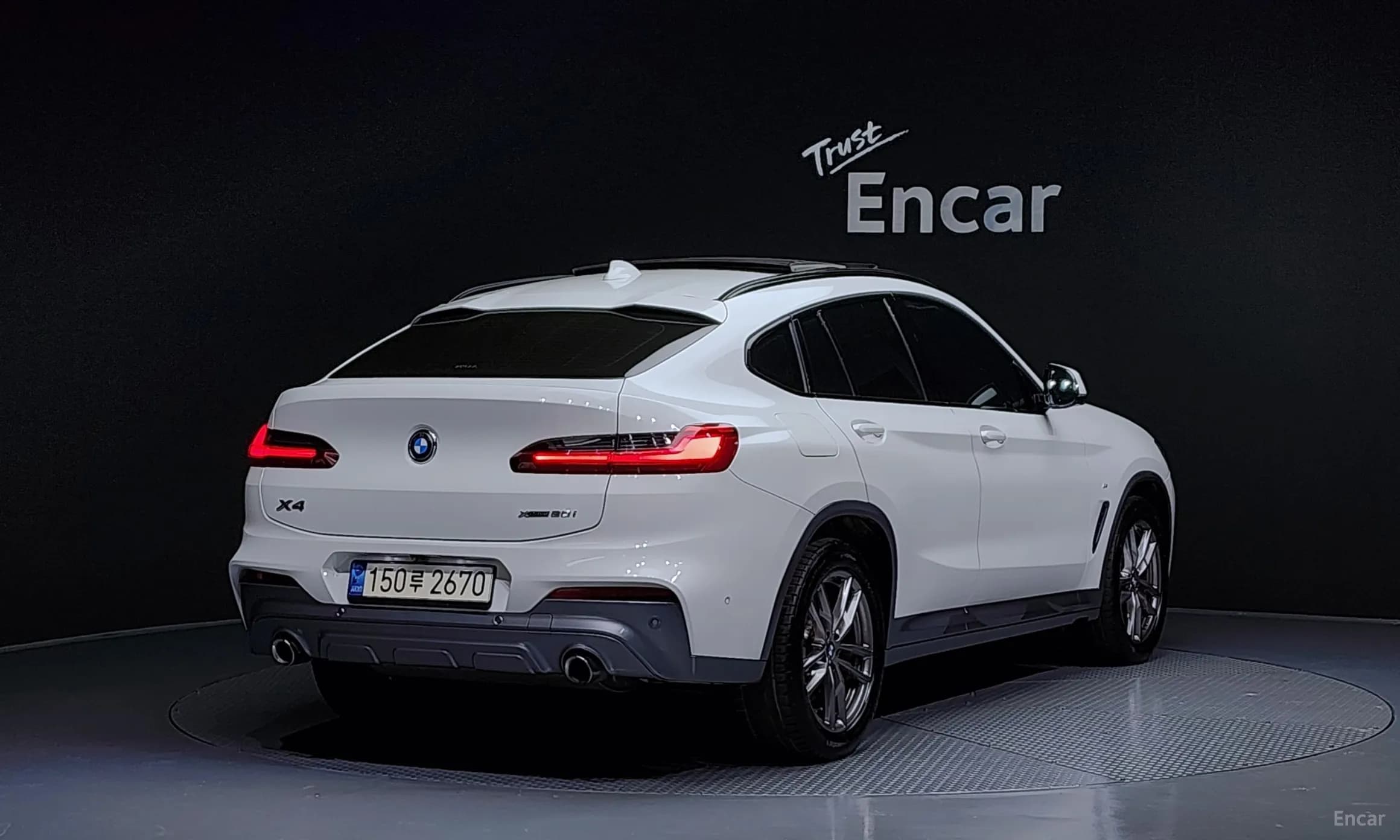 X4 (G02)