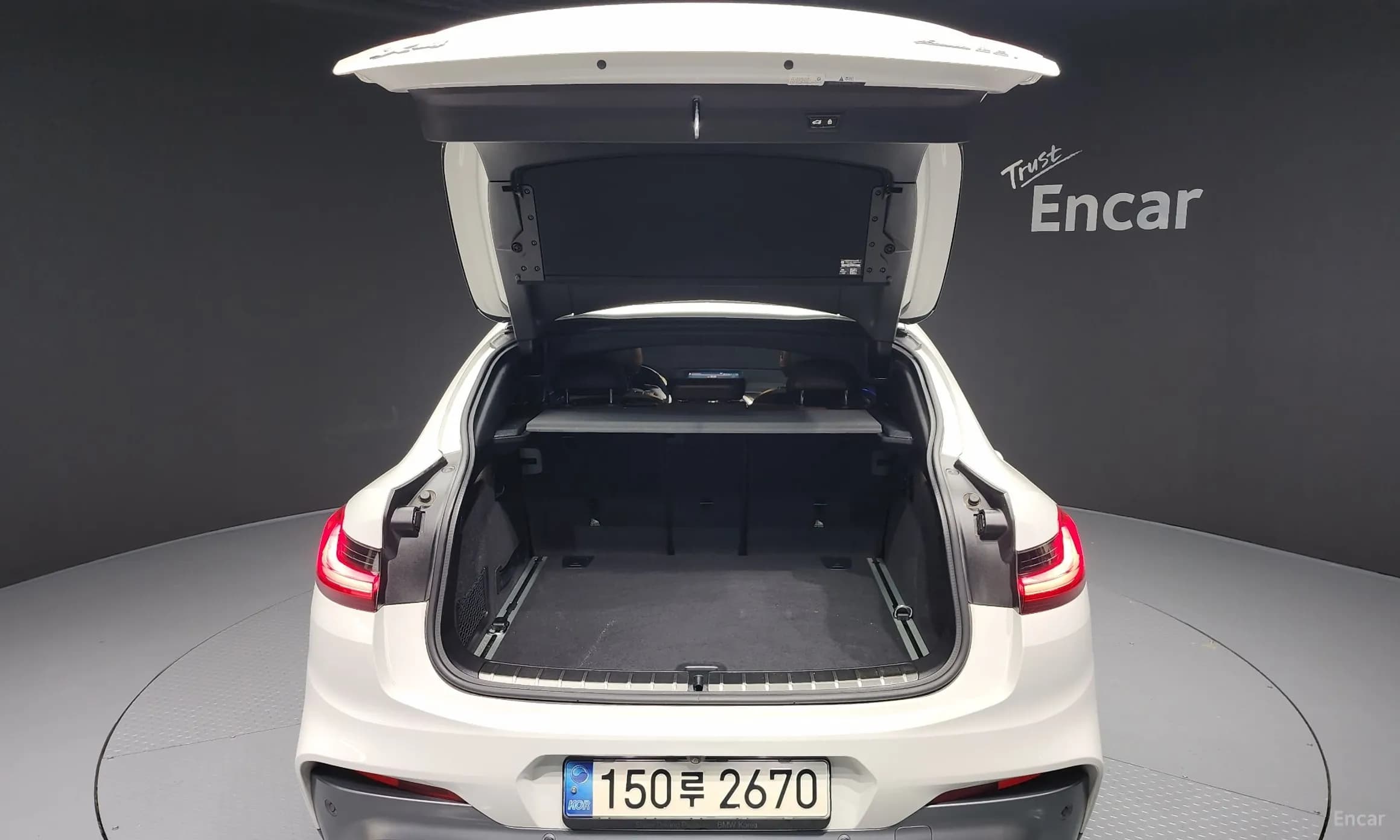 X4 (G02)