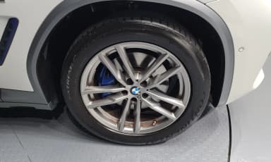 X4 (G02)