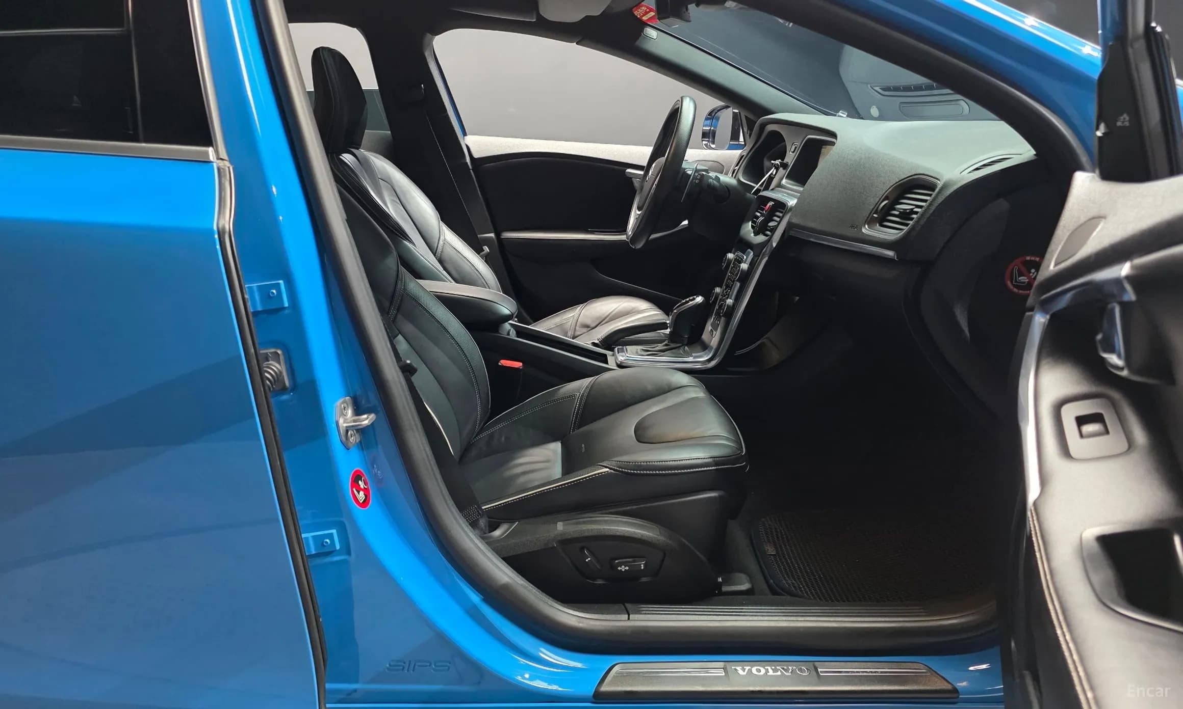 V40