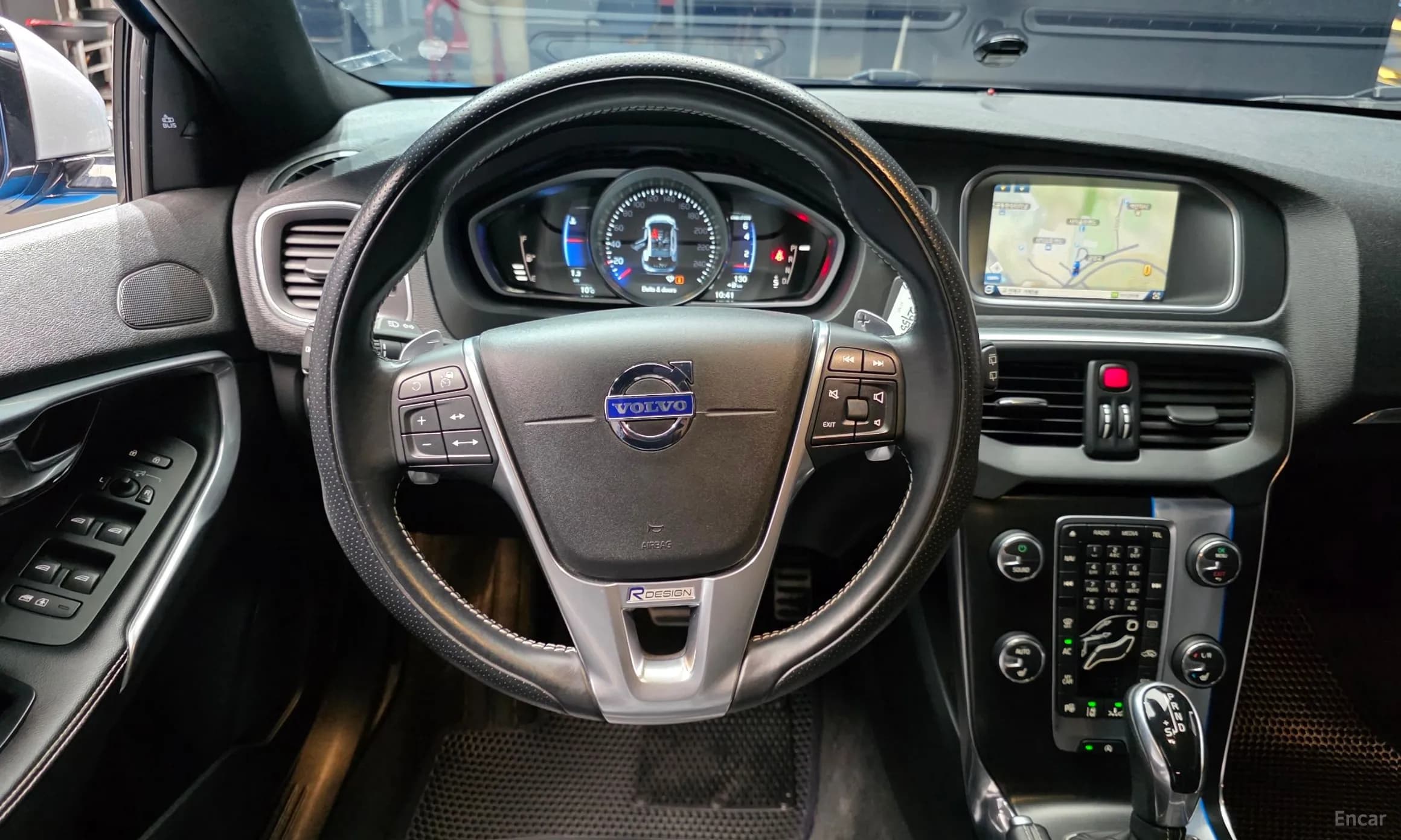V40