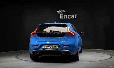 V40